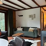 Prachtige By Bed En Boshuisjes