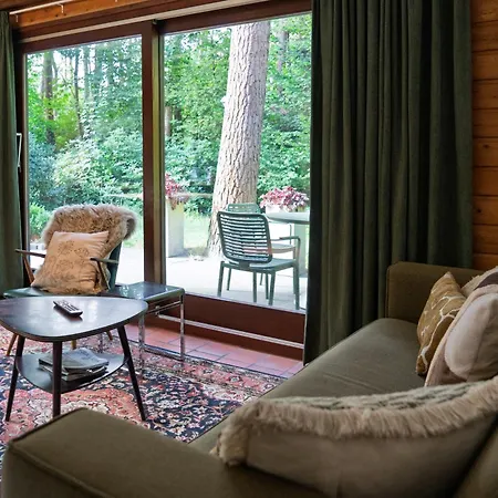 Semesterpark Bed En Boshuisjes *