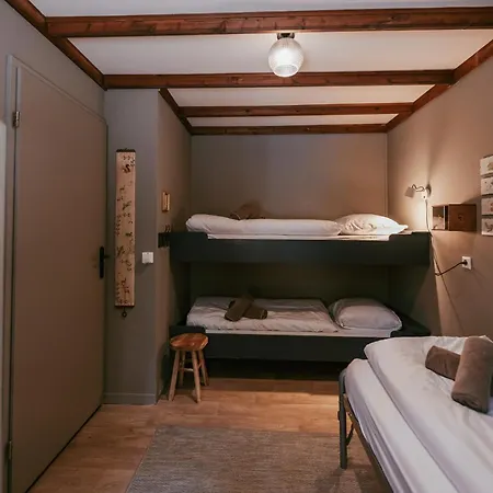 Cozy By Bed En Boshuisjes Üdülőpark